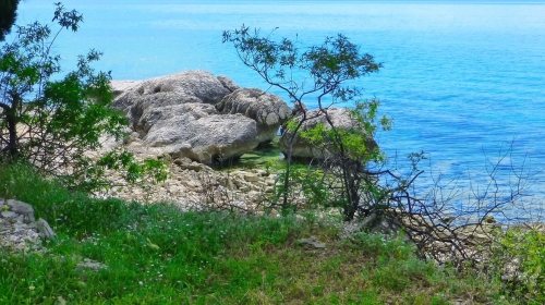 DUBROVNIK OKOLICA | UZ MORE, PLAŽU, ZELENILO – STAN 76 m2 S VRTOM 40 m2 I BALKONOM